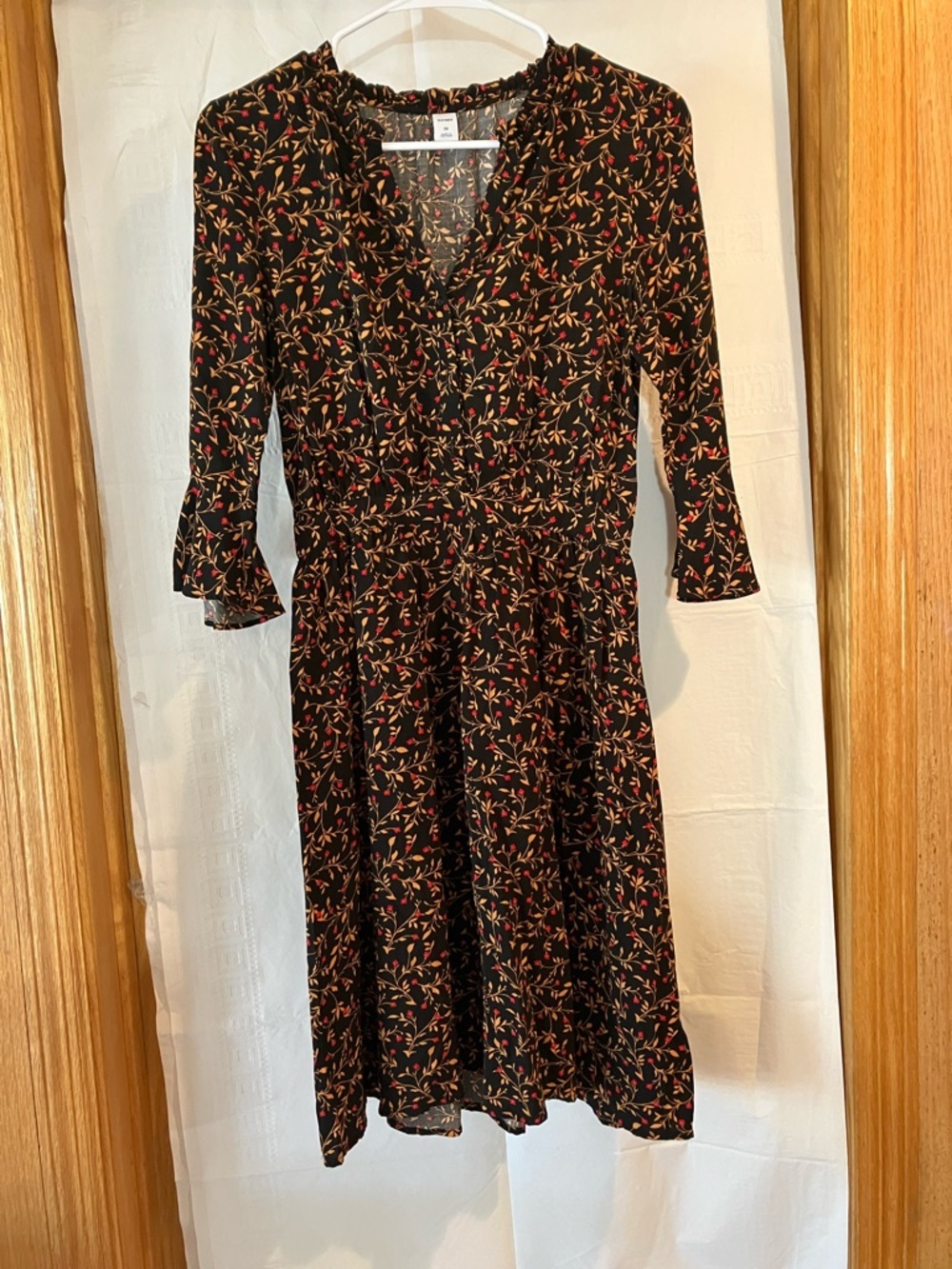 Old Navy Women’s XS 3/4 Sleeve Black/gold/tan/red floral midi button up dress